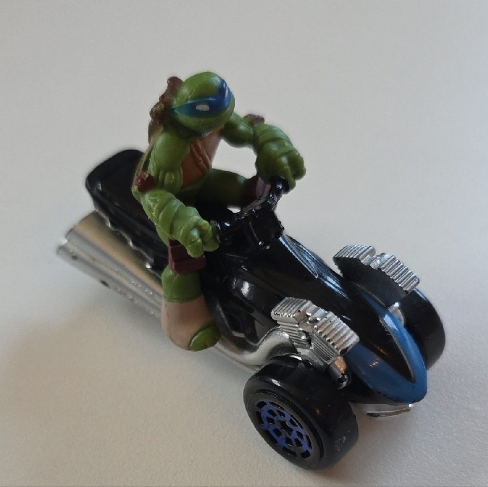 Teenage Mutant Ninja Turtle T-Machines Leonardo